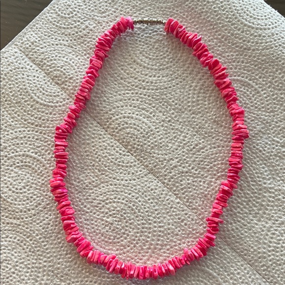 Jewelry - 🎀🩷🌸 Pink Beaded Necklace(LOOKS LIKE POOKA SHELLS)🎀🤍🩷